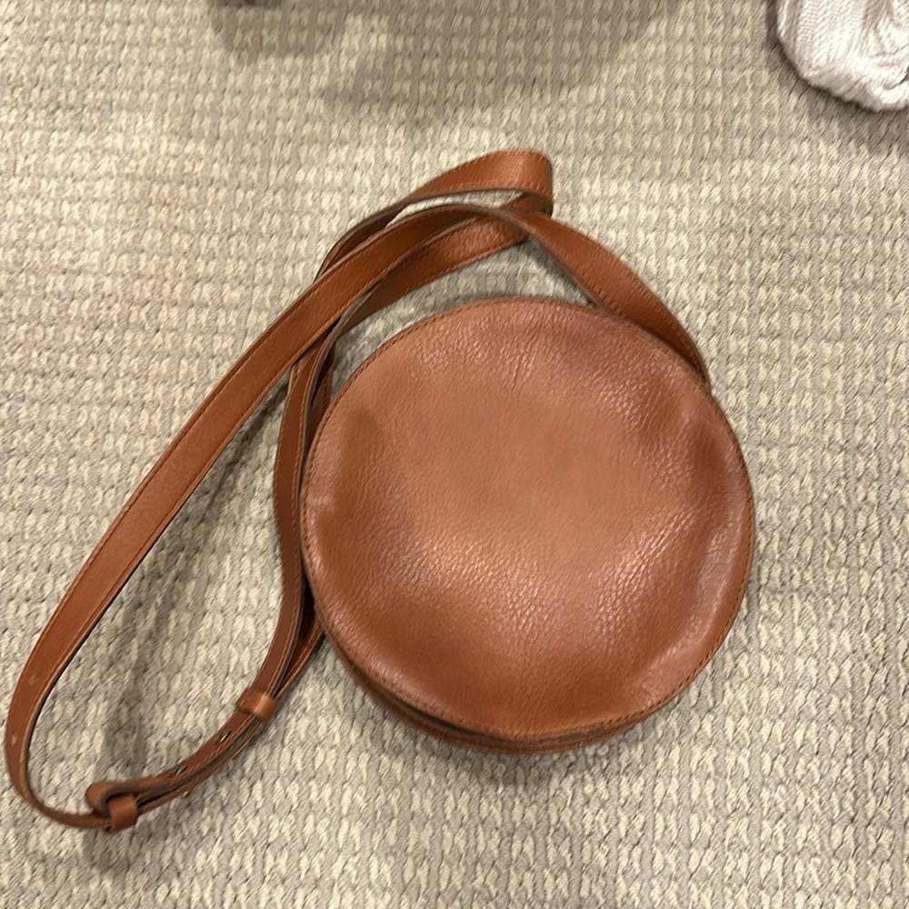 Madewell Cricle bag. NWT.